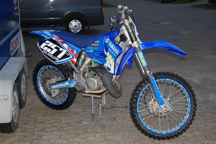 Yamaha YZ 125 - Så kom der nye stafferinger på billede 7