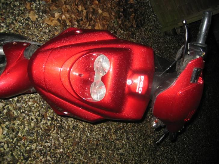 PGO Hot50 solgt - den er bare rigtig lækker i lakken :) billede 7