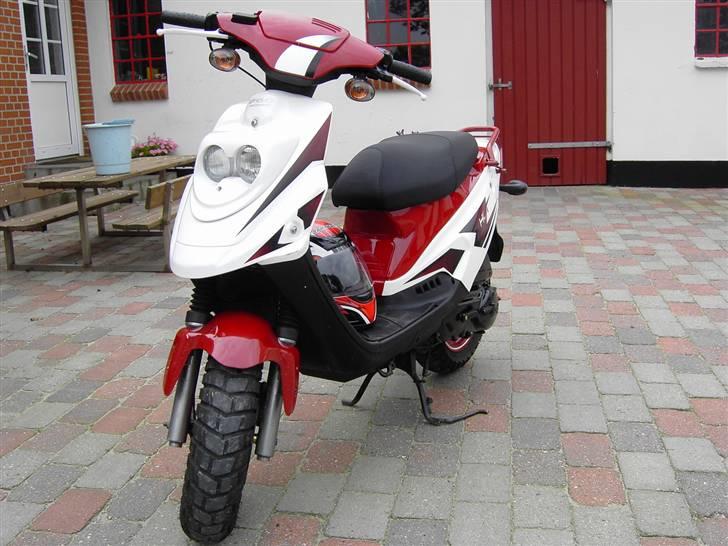 PGO hot 50 TOTAL SKADET billede 1