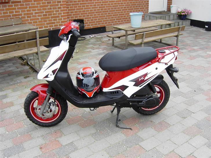 PGO hot 50 TOTAL SKADET billede 2