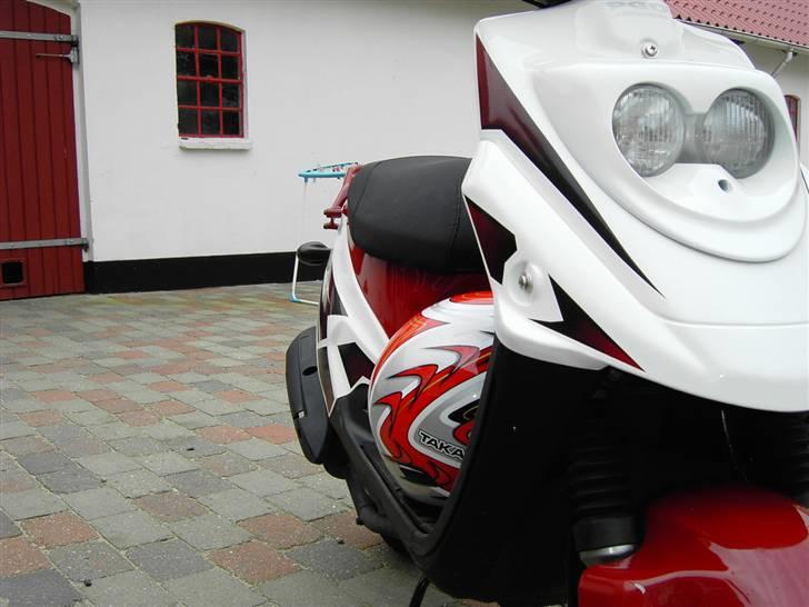 PGO hot 50 TOTAL SKADET billede 4