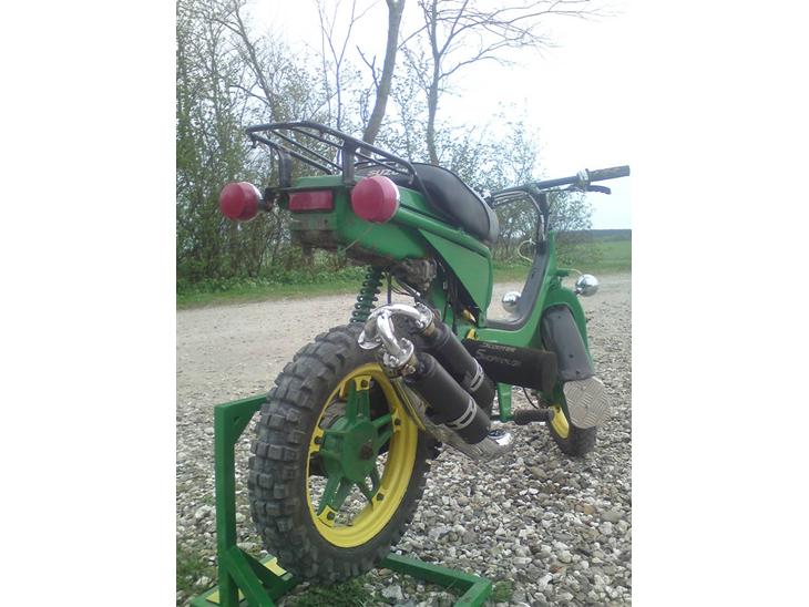 {{currentPhoto.altText}} billede {{currentPhoto.number}}