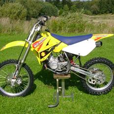 Suzuki 85 høj SOLGT
