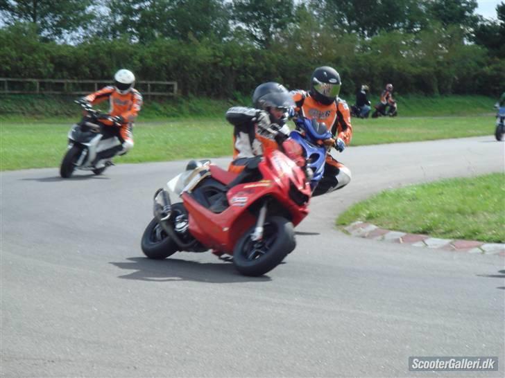 Yamaha aerox Racing billede 6