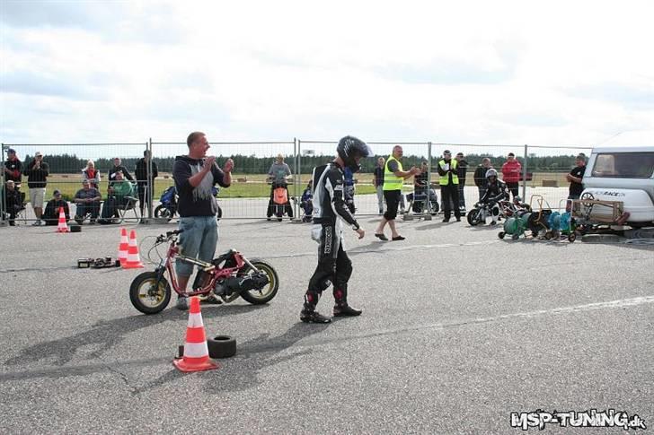 Yamaha Jog TC Sprinter - Sådan går det når man glemmer at åbne for benzinen ! :D billede 16