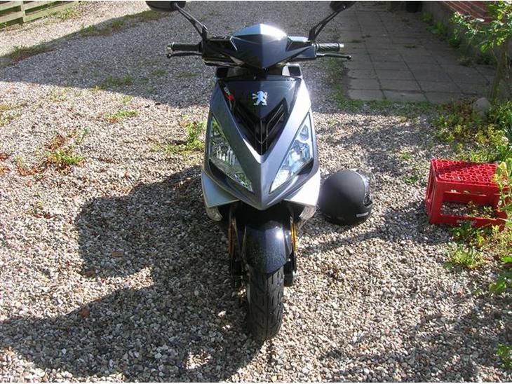 {{currentPhoto.altText}} billede {{currentPhoto.number}}