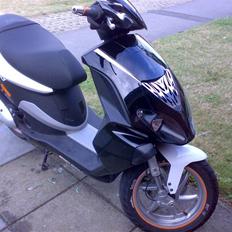 Piaggio nrg power dt solgt