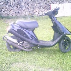 Yamaha jog (med nye skjolde på)