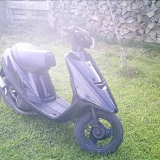 Yamaha jog (med nye skjolde på)