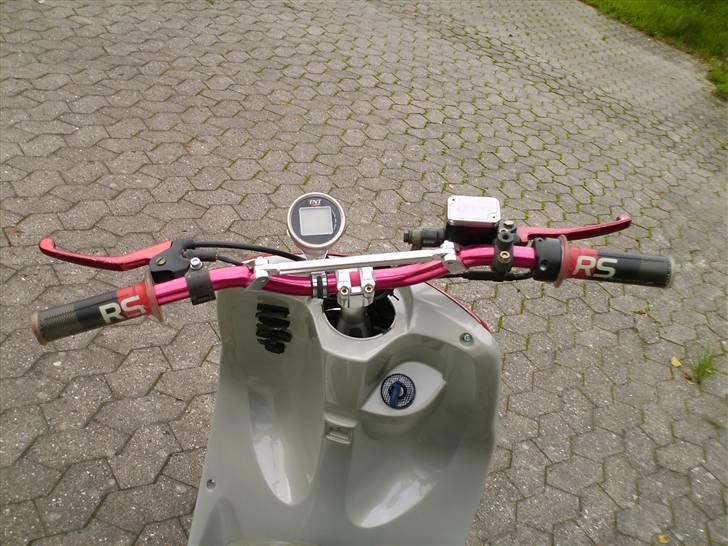 Yamaha neos billede 4