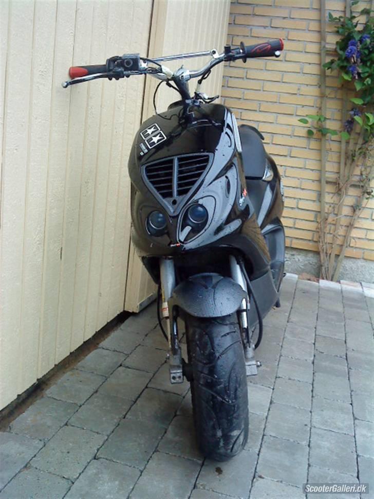 Piaggio Nrg Mc3 (BYTTET) - Alle billeder er gamle ejers, da jeg ikke har fået taget nye. Variatorskjold er på, ellers står den som på billederne:) billede 1