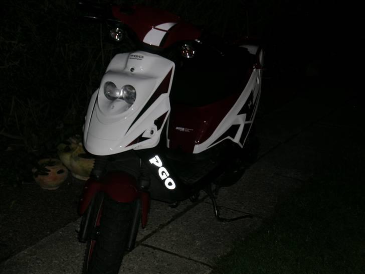PGO Hot 50 70cc - Hotten på en lidt mørk aften billede 1