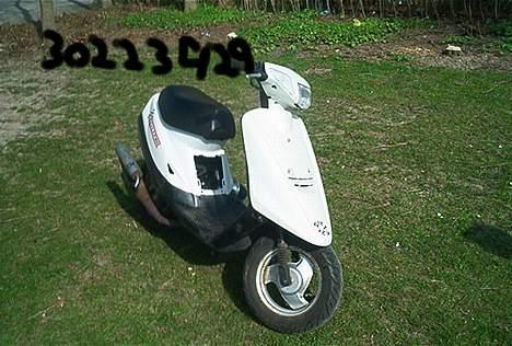 Yamaha jog *Til Salg* billede 1