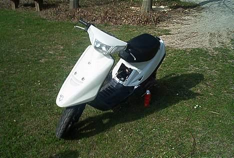 Yamaha jog *Til Salg* billede 3