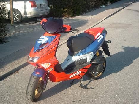 Aprilia SR DITECH TOTALSKADET:'( - Lean Mean Fighting Machine:P billede 1