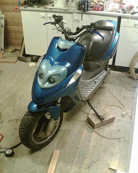 Yamaha Bws NG -The  Blue Devil-  - Så blev hun sku bygget og klar igen..... Og starter nu igen, takke være___________ :  ,-; (ScooTs);-, *Team FalSTAR*   billede 7