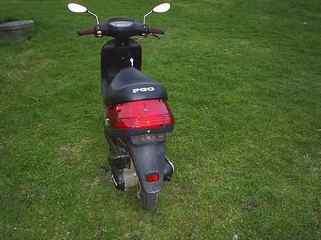 PGO comet solgt ),: - de første billeder af den .. lige da jeg havde købt den i starten af 2004.. (: billede 3