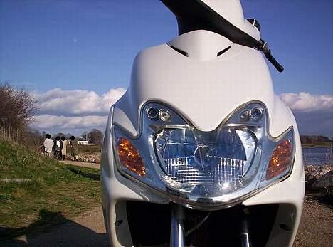 Yamaha Jog R **Fredes** - Blåt lys.. ser fedt ud i mørke billede kommer snart billede 7