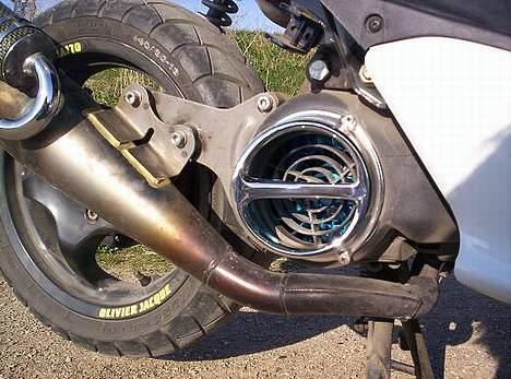 Yamaha Jog R **Fredes** - Chrom grise tryne og chrom blåt blæserhjul billede 10