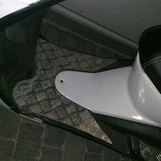 Yamaha Neos { NUU } SOLGT