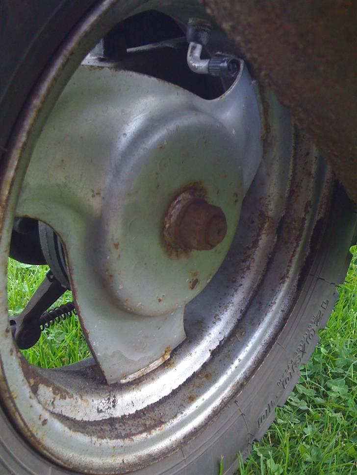 PGO hot 50 - For at vise at malingen fra fælgen skraller lidt af billede 8