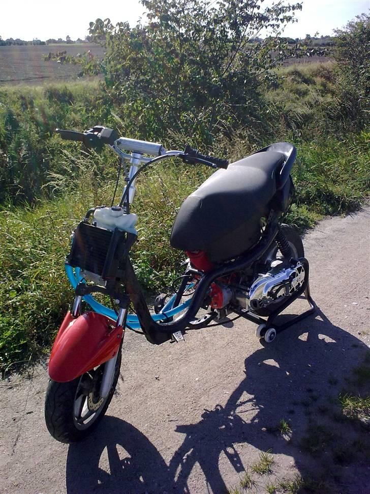 Yamaha JogRR ¤Redtop¤ Byttet! - Efter ;) (skjolde osv kommer senere) billede 15