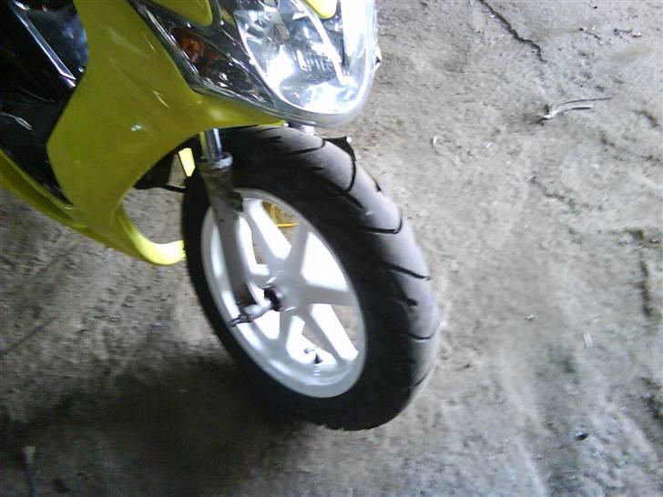Yamaha Jog r solgt. - fine fælger billede 4