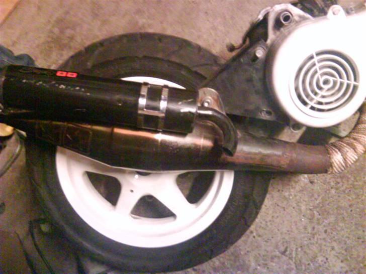 Yamaha Jog r solgt. - Lige efter den var blevet samlet færdig :) billede 10