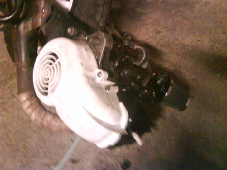 Yamaha Jog r solgt. - Lige efter den var blevet samlet færdig :) billede 11