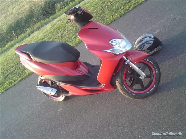 Yamaha jog r (sniger missen) billede 1