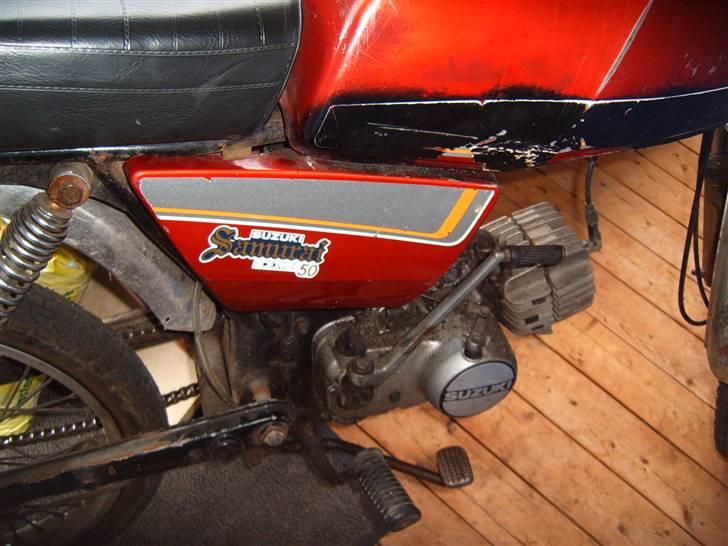 Suzuki DM50 - højre sideskjold billede 2