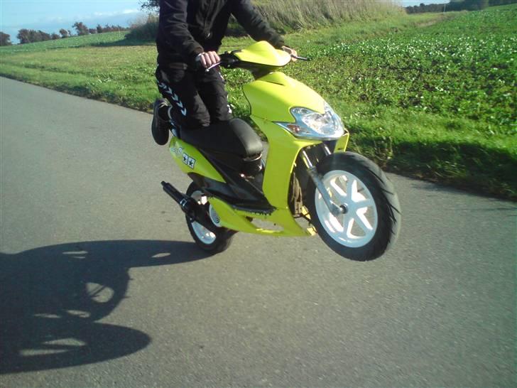 Yamaha Jog r solgt. - Mig på hjul :) billede 13