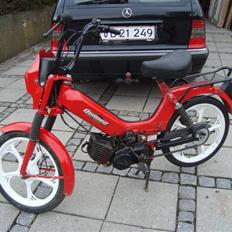 Tomos quardro a 35 solgt