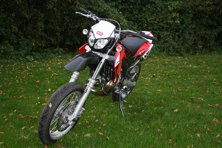 Aprilia SX 50 Solgt 18000 billede 1