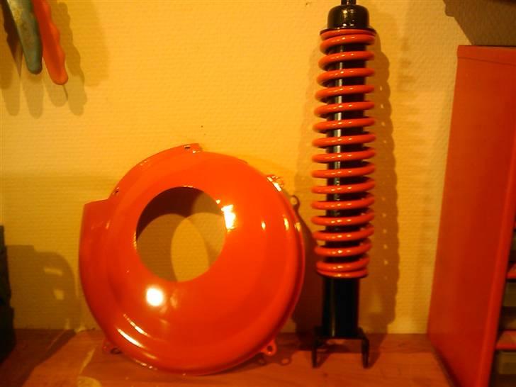 Vespa 50 N - Blæserskjold og støddæmper er færdige.... billede 6