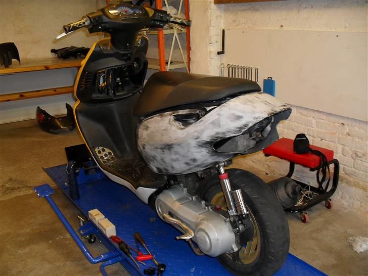 Aprilia Sonic ¤solgt¤ - inden skjoldene blev sendt til maleren (de er sq grimme) :) billede 15