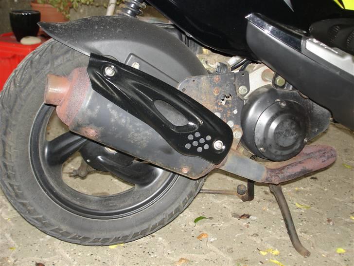 PGO Dr.Big - Skjoldet på udstødningen har jeg malet hos min far billede 6