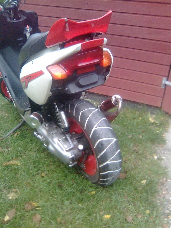 Yamaha BWS "Spy" (BYTTET!) - Efter den har fået med dækstiften :-) billede 1