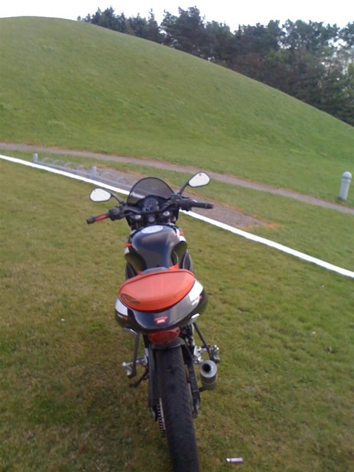 Aprilia  RS 50 Tuono Solgt  billede 4