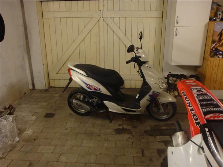 Yamaha Jog R (Bytte til PGO HOT) billede 1