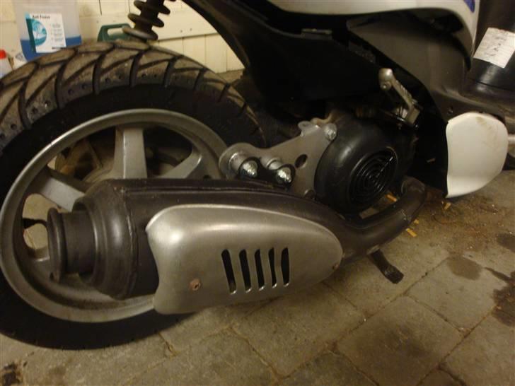 Yamaha Jog R (Bytte til PGO HOT) billede 4