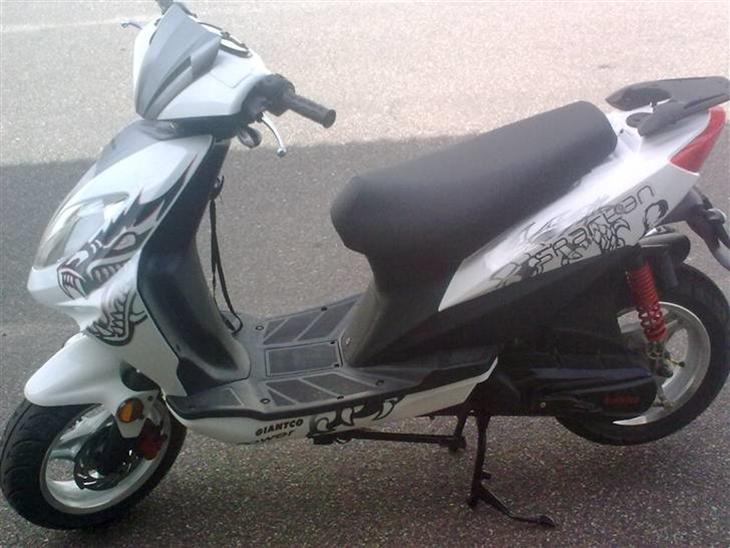 {{currentPhoto.altText}} billede {{currentPhoto.number}}