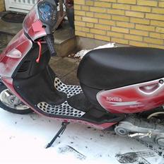 Aprilia Sonic RedLine Solgt