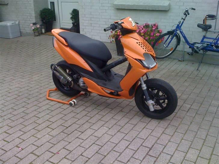 Yamaha Jog RR LC SD DMU SOLGT billede 1