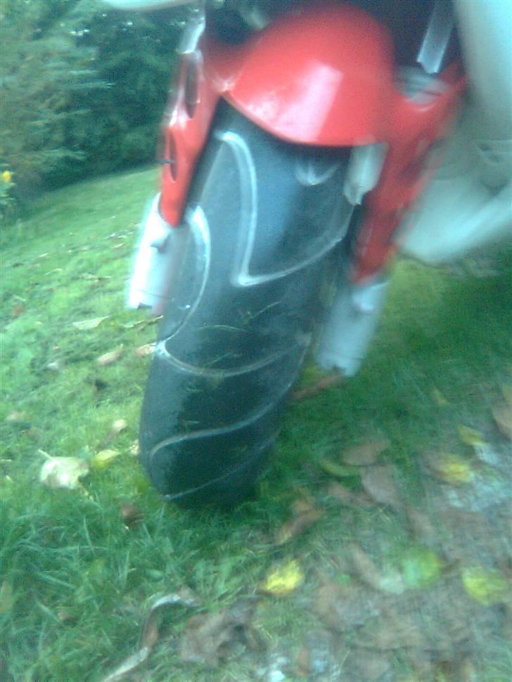 Yamaha BWS "Spy" (BYTTET!) - Efter den har fået med dækstiften :-) billede 8