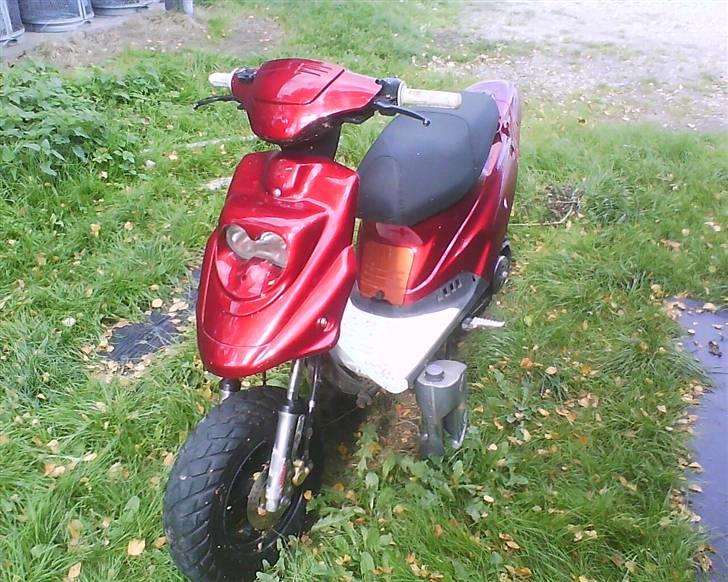PGO hot 50  "SOLGT" billede 1