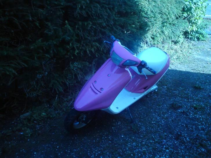 Yamaha jog - så er alle de nye dele sat på :-) billede 1