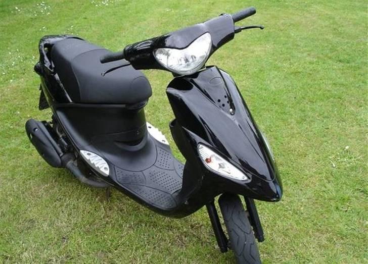 PGO Black magic Solgt billede 2