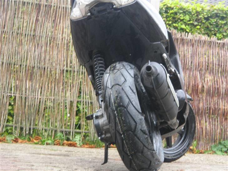 Yamaha Jog R SOLGT - Det nye bagdæk 140/70-12.... billede 7