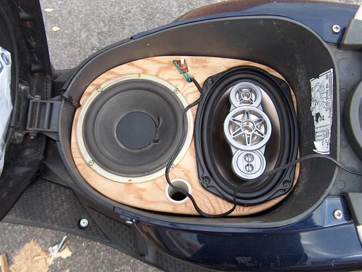 Yamaha neos - anlæget, bliver self malet eller betrukket med stof :) billede 3